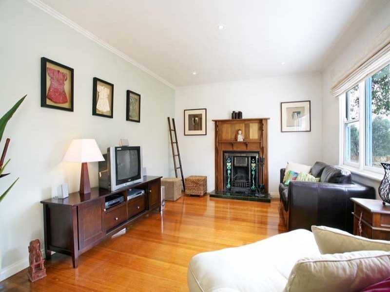 2 Opal Street, Forest Hill VIC 3131