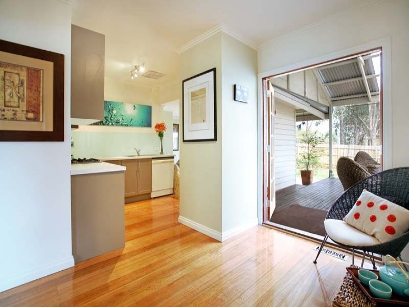 2 Opal Street, Forest Hill VIC 3131