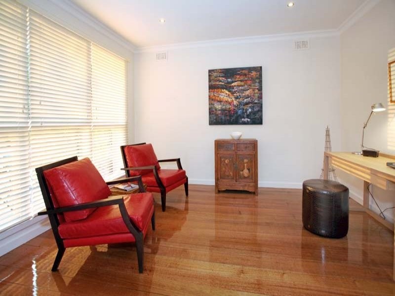 25 Longbrae Avenue, Forest Hill VIC 3131