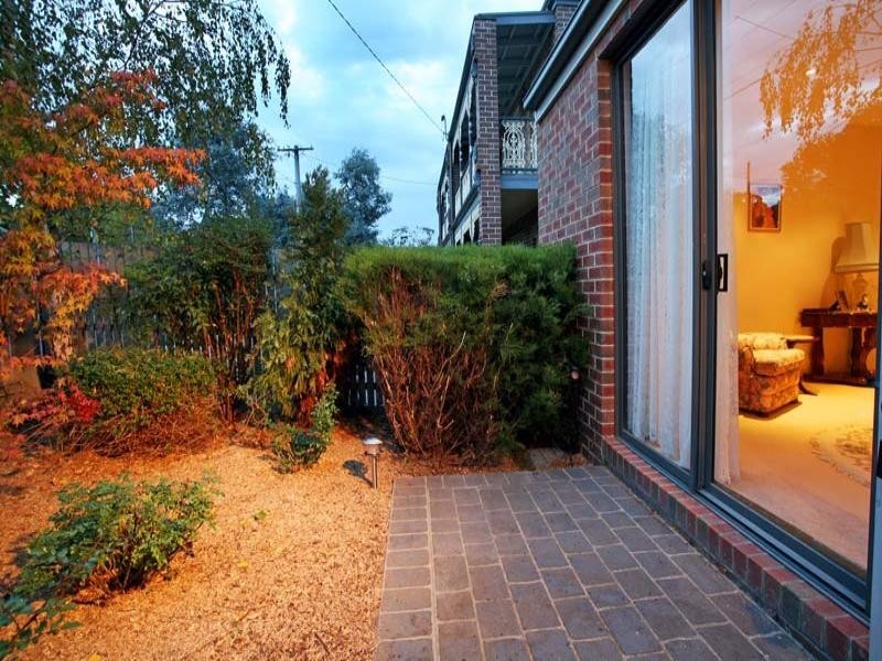 2E Pakenham Street, Blackburn VIC 3130