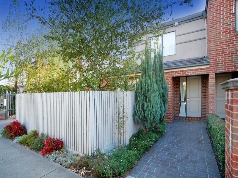 2E Pakenham Street, Blackburn VIC 3130