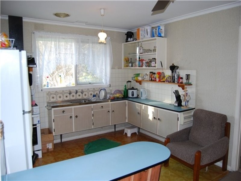 11 Mingeta Avenue, Blackburn South VIC 3130