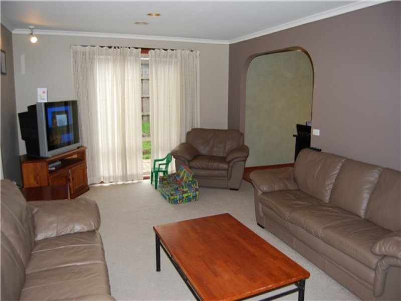 17 Highmont Drive, Vermont South VIC 3133