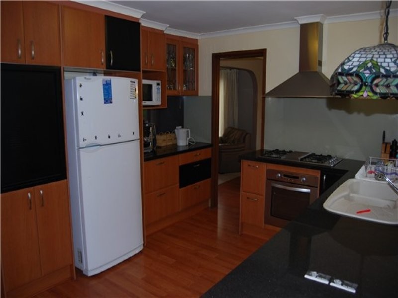 17 Highmont Drive, Vermont South VIC 3133