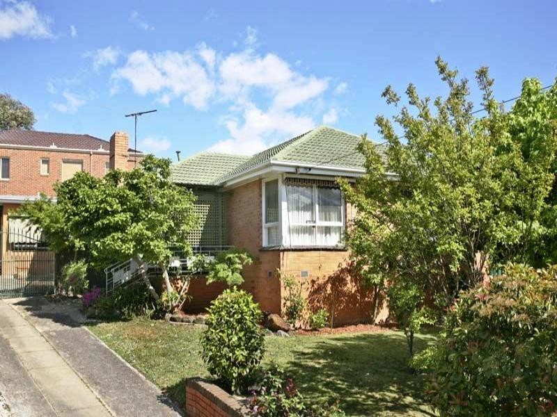 2 Benwerrin Drive, Burwood East VIC 3151