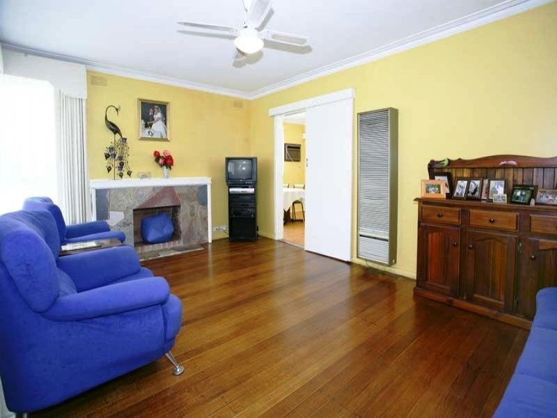 2 Benwerrin Drive, Burwood East VIC 3151