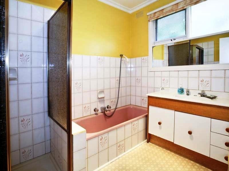 2 Benwerrin Drive, Burwood East VIC 3151