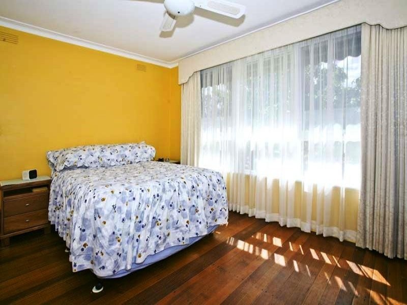 2 Benwerrin Drive, Burwood East VIC 3151