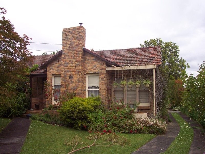 13 Summit Road, Burwood VIC 3125