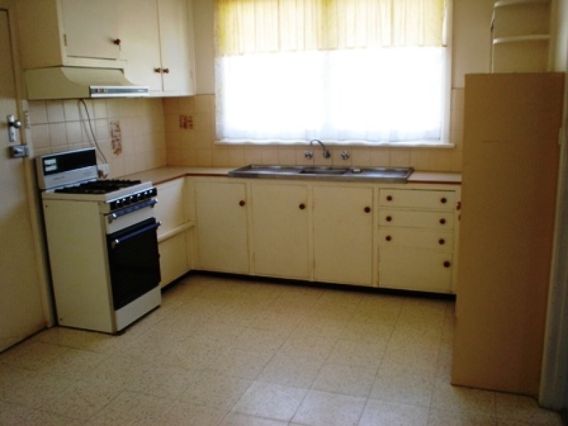 13 Summit Road, Burwood VIC 3125