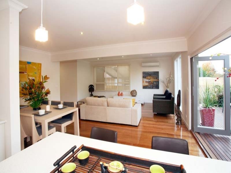 25 Longbrae Avenue, Forest Hill VIC 3131