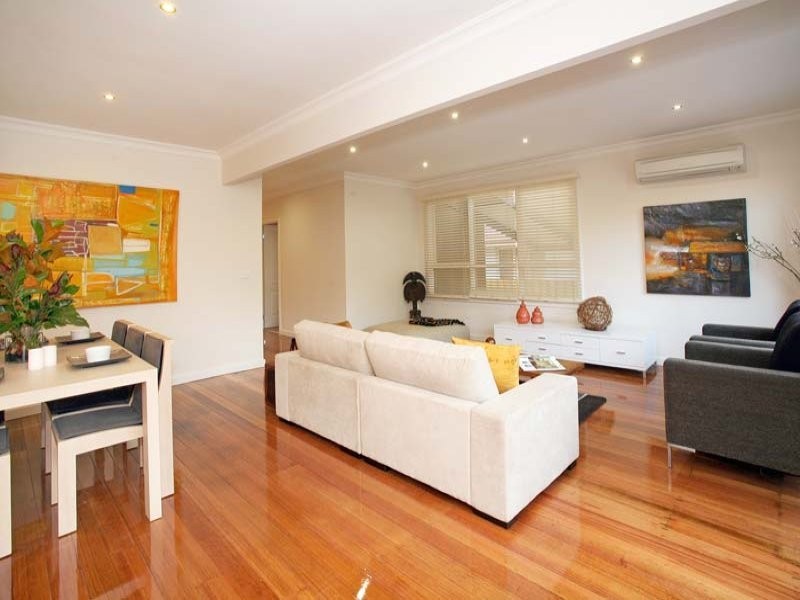 25 Longbrae Avenue, Forest Hill VIC 3131