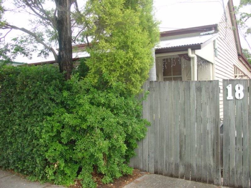 18 Stoneleigh Street, Albion QLD 4010