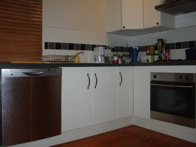 18 Stoneleigh Street, Albion QLD 4010