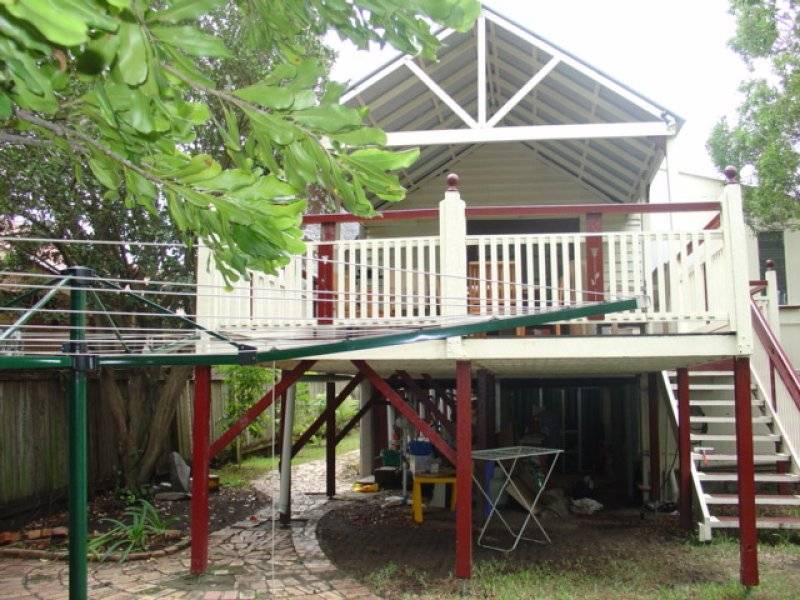 18 Stoneleigh Street, Albion QLD 4010