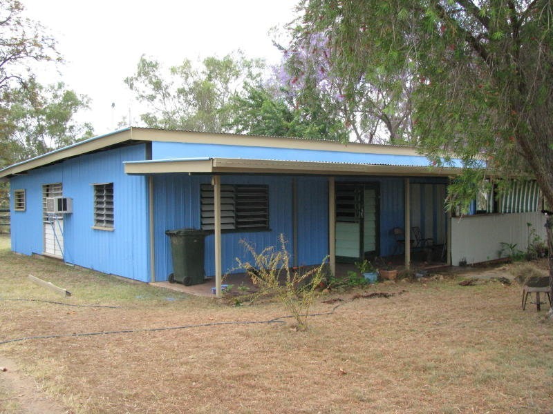 6 Creek St, Pentland QLD 4816