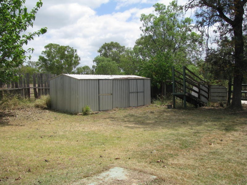 6 Creek St, Pentland QLD 4816