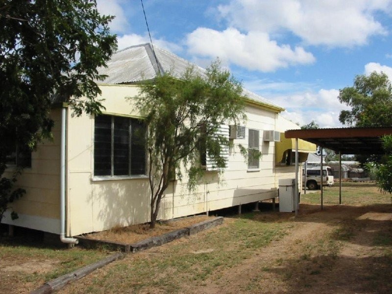 15 Hardwicke, Hughenden QLD 4821