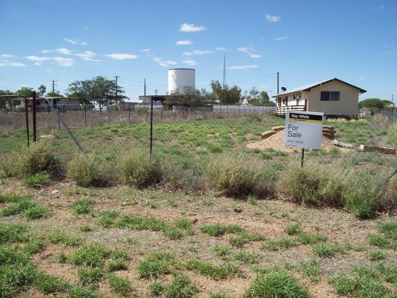 45 Geary, Hughenden QLD 4821