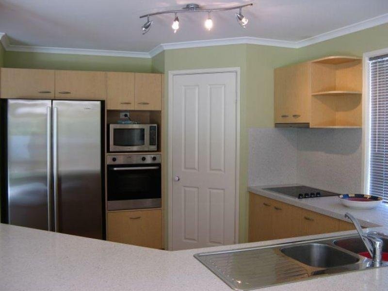 6 Peatling Lane, Twin Waters QLD 4564