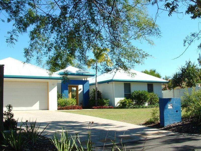 8 Mariner Place, Twin Waters QLD 4564