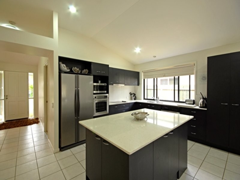 21 Lakeside Drive, Peregian Springs QLD 4573