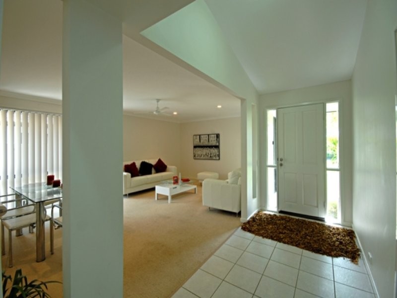 21 Lakeside Drive, Peregian Springs QLD 4573