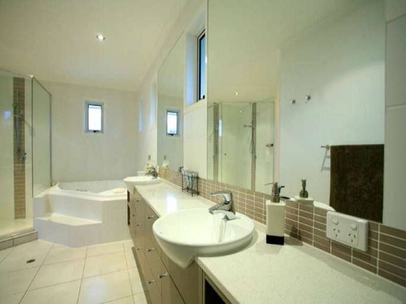 12 Bunker Court, Peregian Springs QLD 4573