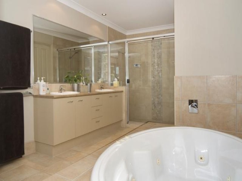 30 Greenside Court, Peregian Springs QLD 4573