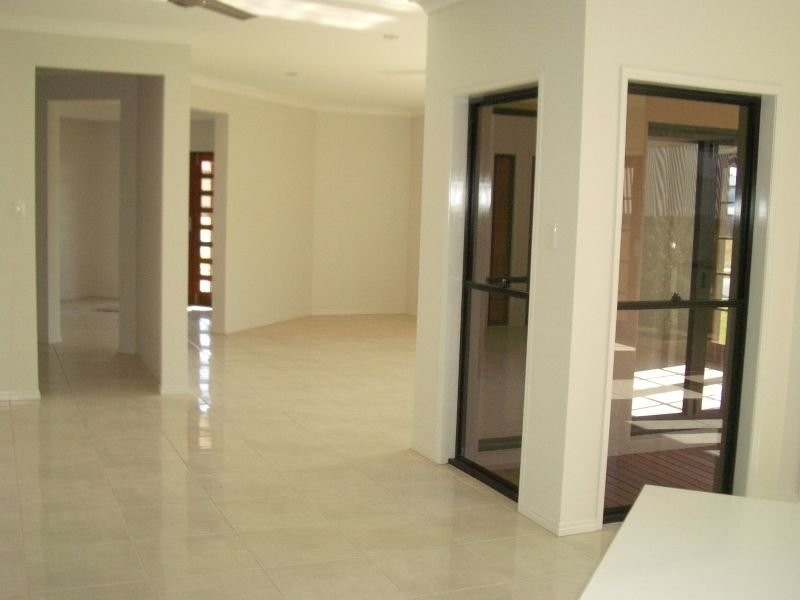 115 The Avenue, Peregian Springs QLD 4573