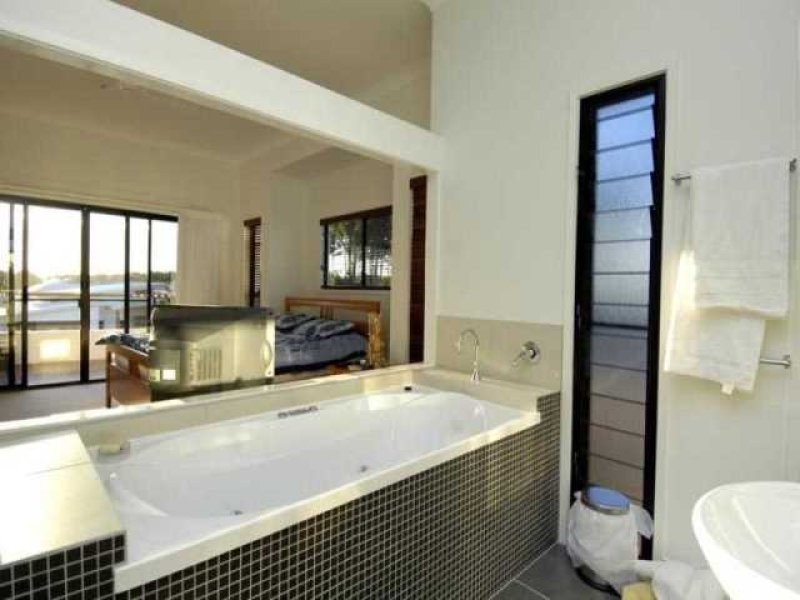 18 Maddens Crescent, Peregian Springs QLD 4573