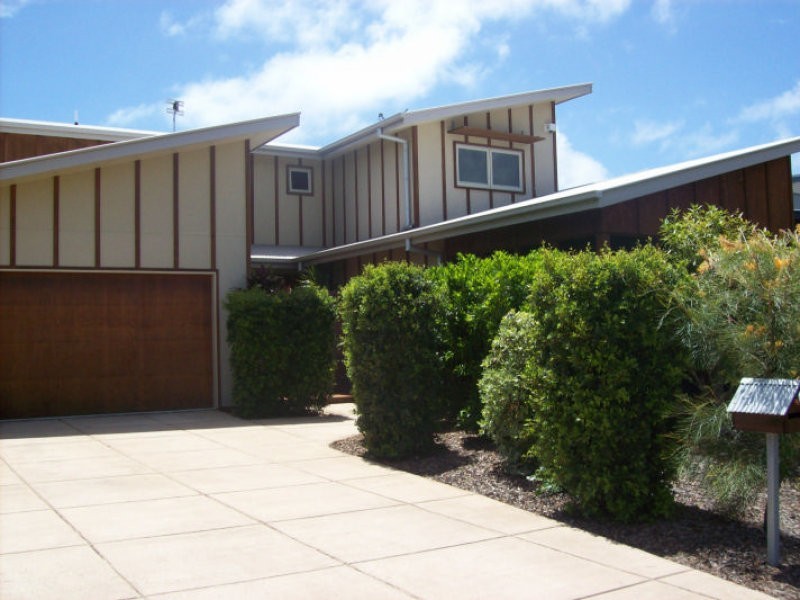 3b North Beach Place, Mudjimba QLD 4564