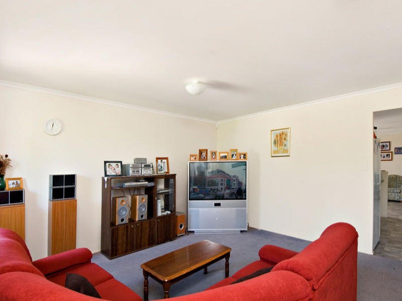 8 Primrose Place, Little Mountain QLD 4551