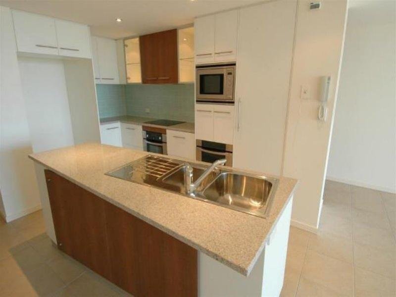 73/2 ‘St Kitts’, Grand Parade,, Kawana Island QLD 4575