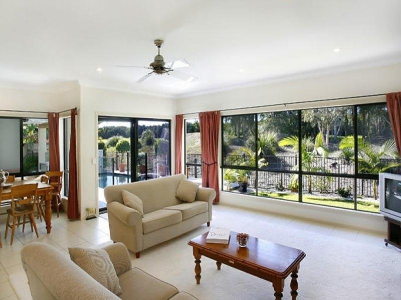 32 Baker Finch Place, Twin Waters QLD 4564