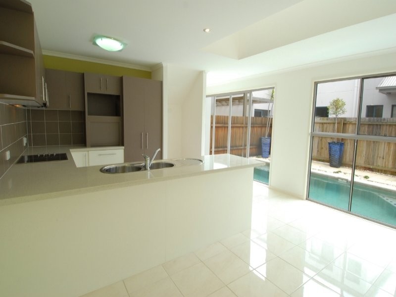 7 Whitsunday Street, Parrearra QLD 4575