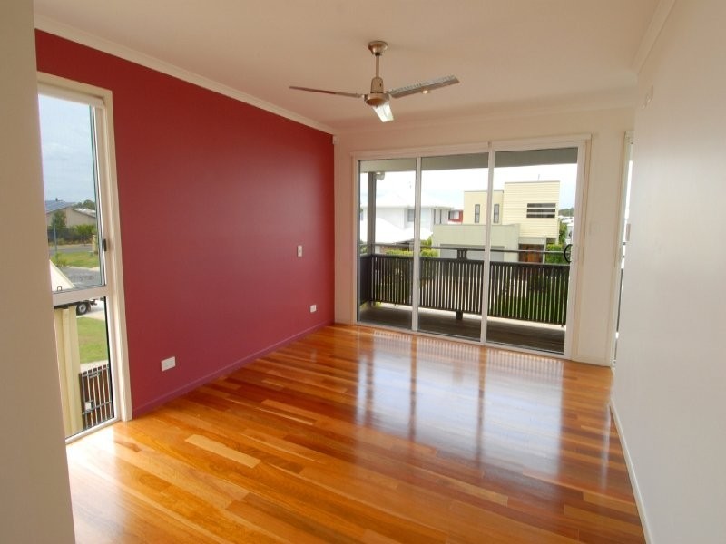 7 Whitsunday Street, Parrearra QLD 4575