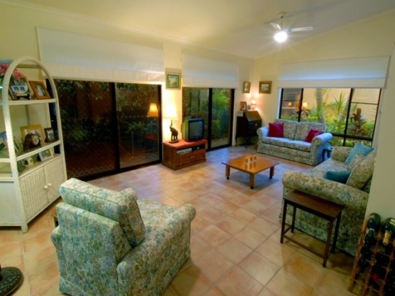 19 Admiralty Drive, Alexandra Headland QLD 4572