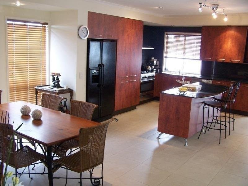 1 Molokai Lane, Kawana Island QLD 4575