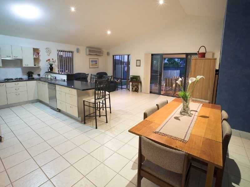 17 Malta Place, Kawana Island QLD 4575
