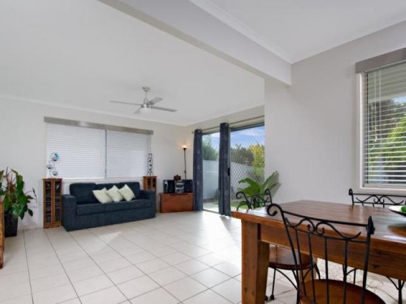 42 Balyata Street, Warana QLD 4575