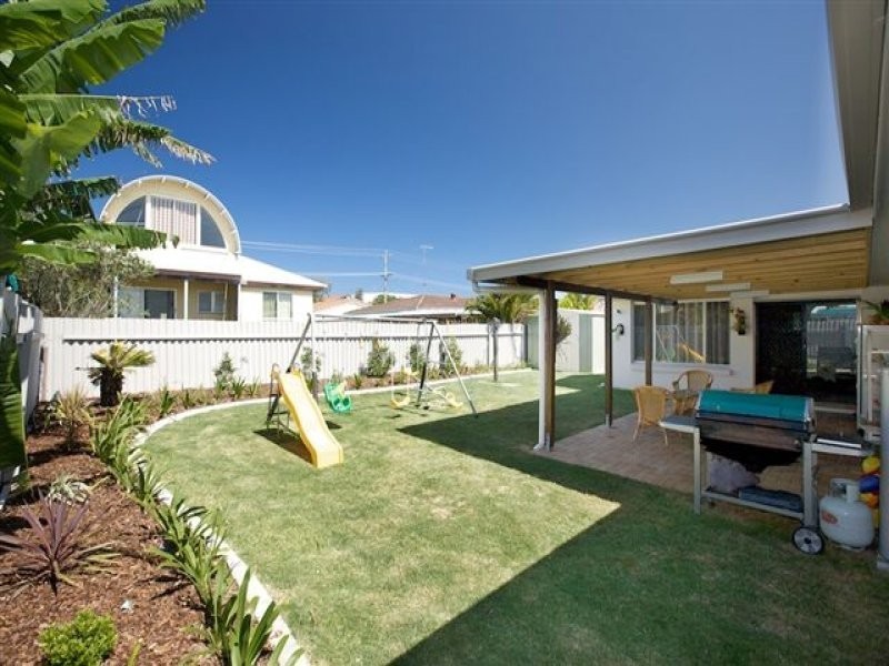 9 Narambi Street, Warana QLD 4575