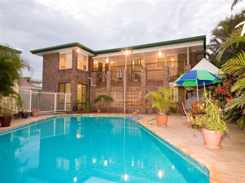135 Lowanna Drive, Buddina QLD 4575