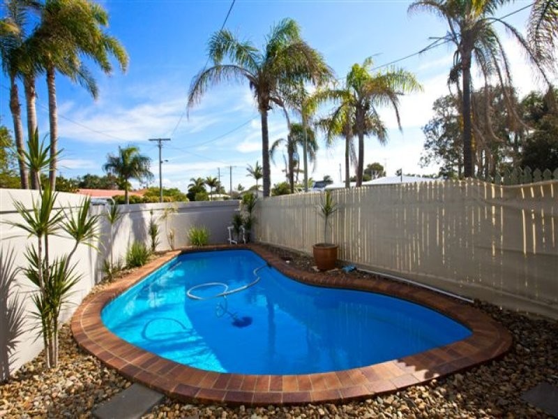 5 Neelong Court, Warana QLD 4575