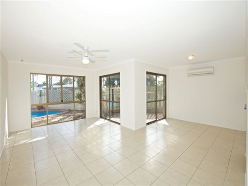 5 Neelong Court, Warana QLD 4575