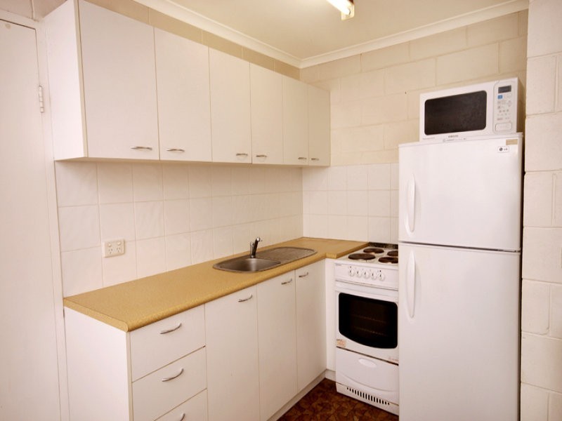 U2/11 Bradman Ave, Maroochydore QLD 4558