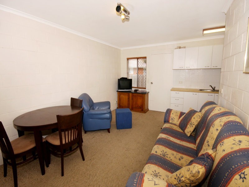 U2/11 Bradman Ave, Maroochydore QLD 4558