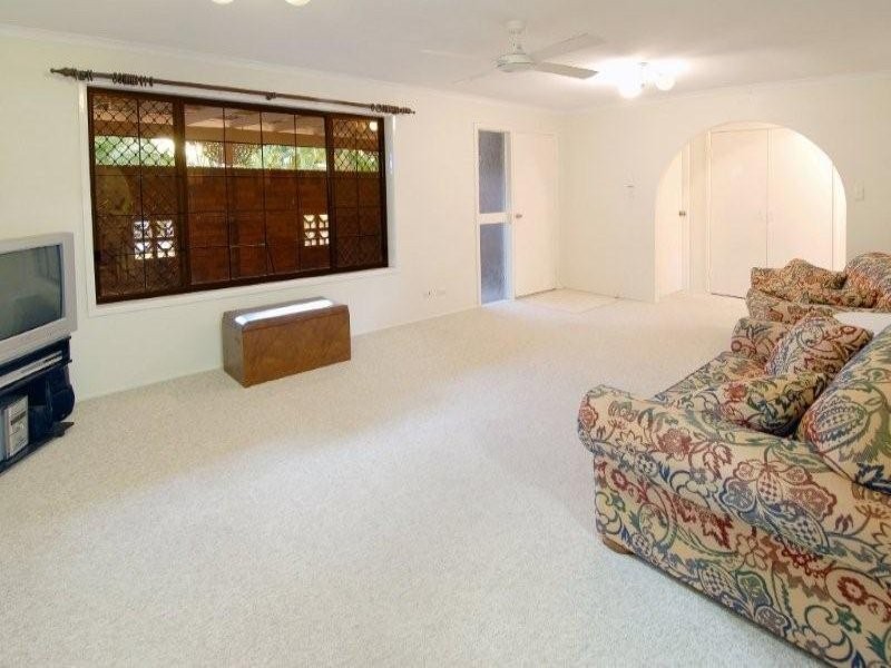 27 Beltana Crescent, Buddina QLD 4575