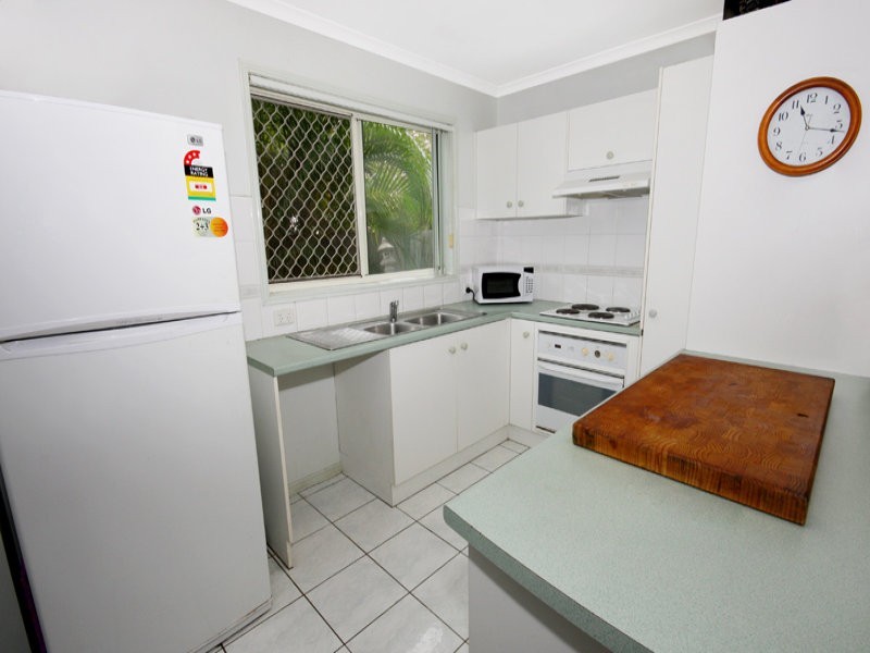 2/9-11 Norman Avenue, Maroochydore QLD 4558