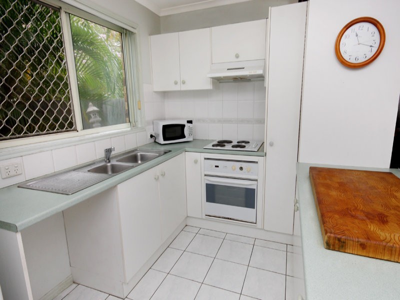 2/9-11 Norman Avenue, Maroochydore QLD 4558